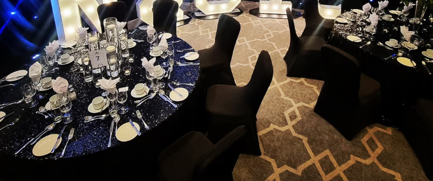 Black, White & Ivory Table Cloths 3