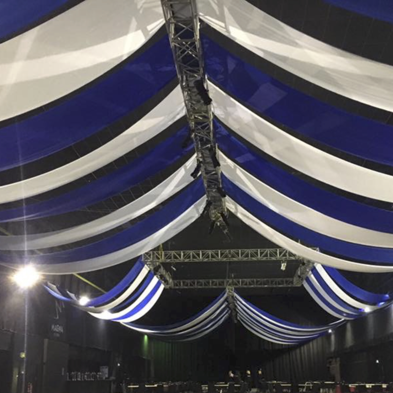 Horizontal V Ceiling Drape – iCatching, everything for events