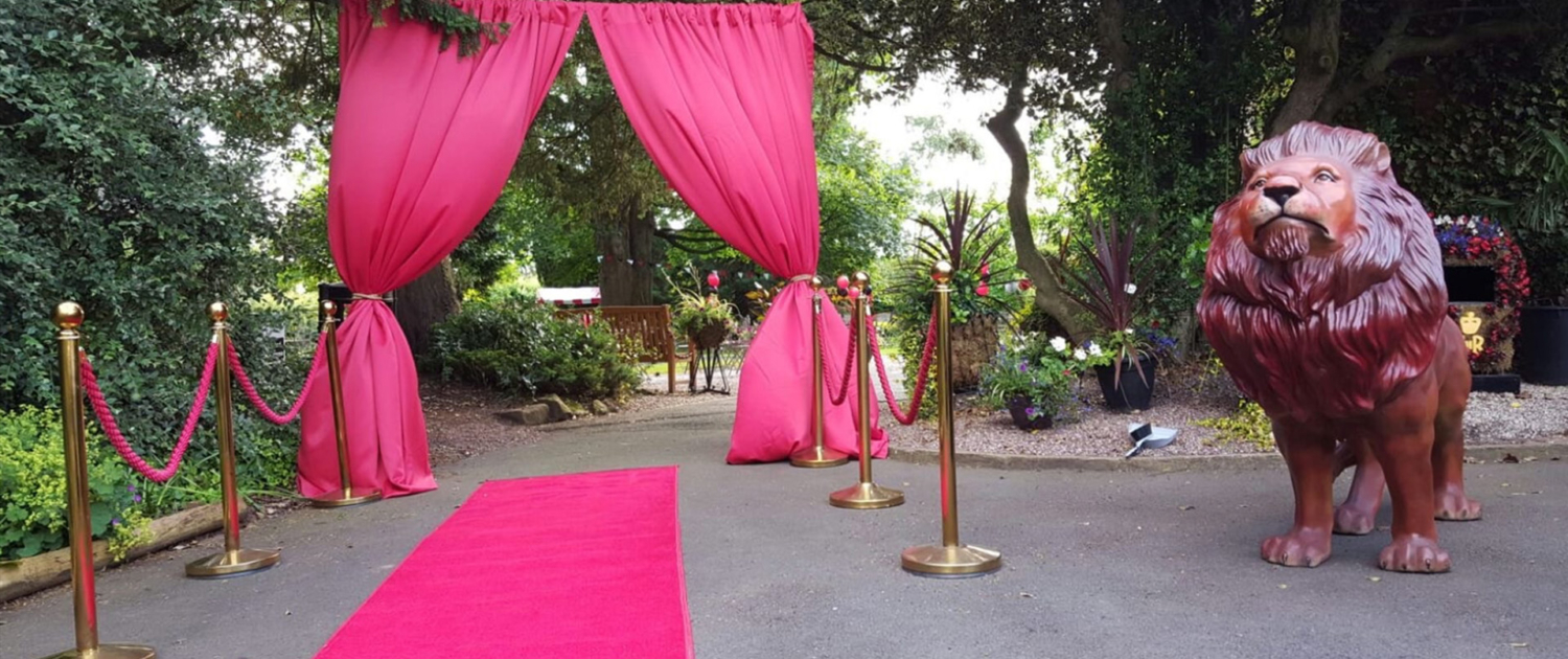 xDRAPED ENTRANCE3