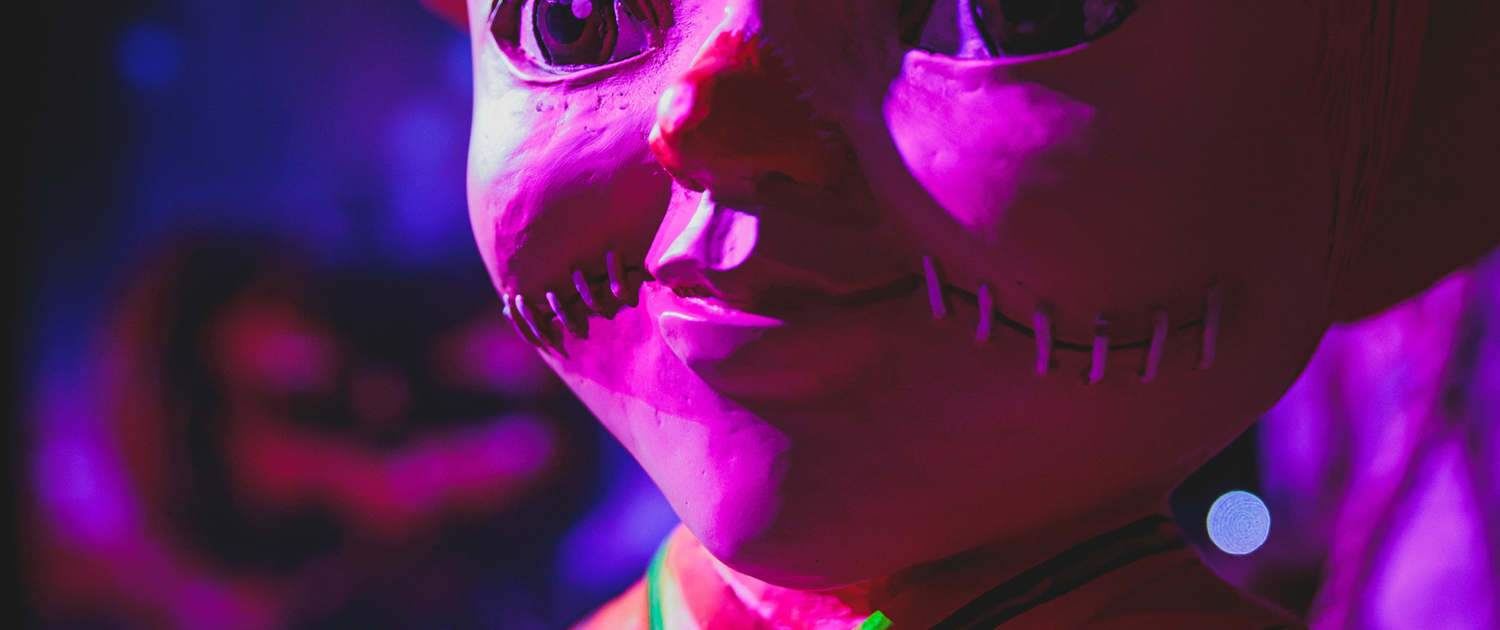 TOTALLY_GRUESOME_211008_094